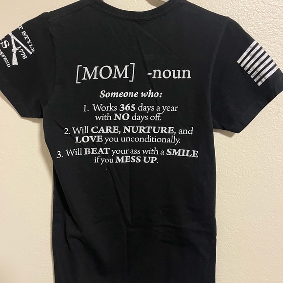 Grunt Style 'MOM' T-Shirt-Small - Picture 2 of 3